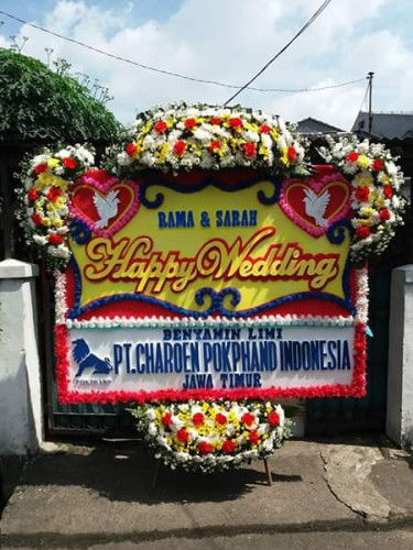 Karangan Bunga Pernikahan aula hotel aquarius boutique palangkaraya